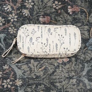 Floral Cream Organizer Bag